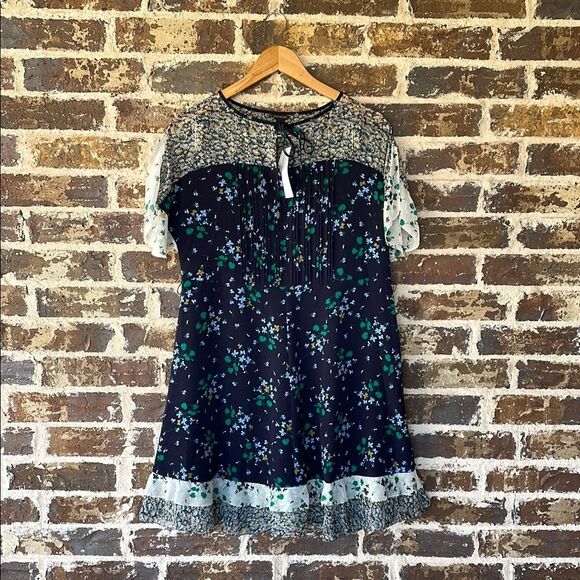 Ann Taylor Floral Pleated Mini Dress Size 0 - Picture 1 of 7